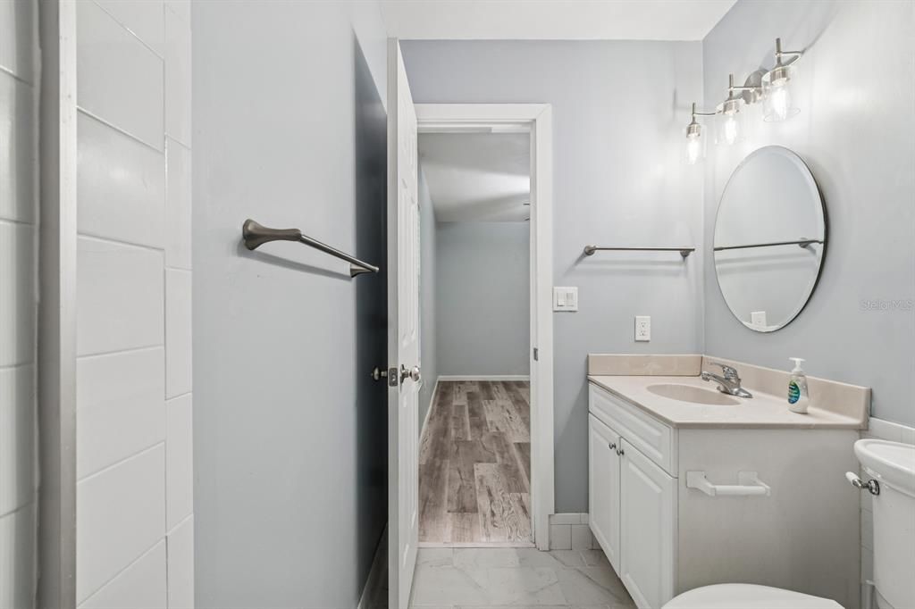 Active With Contract: $274,900 (3 beds, 2 baths, 1282 Square Feet)