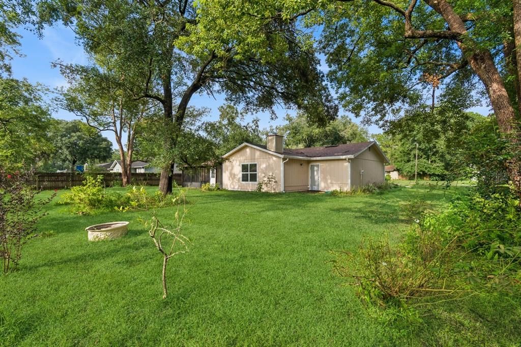 Active With Contract: $274,900 (3 beds, 2 baths, 1282 Square Feet)