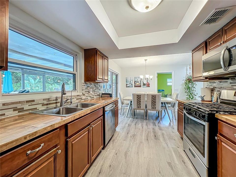 待售: $409,000 (3 贝兹, 2 浴室, 1602 平方英尺)