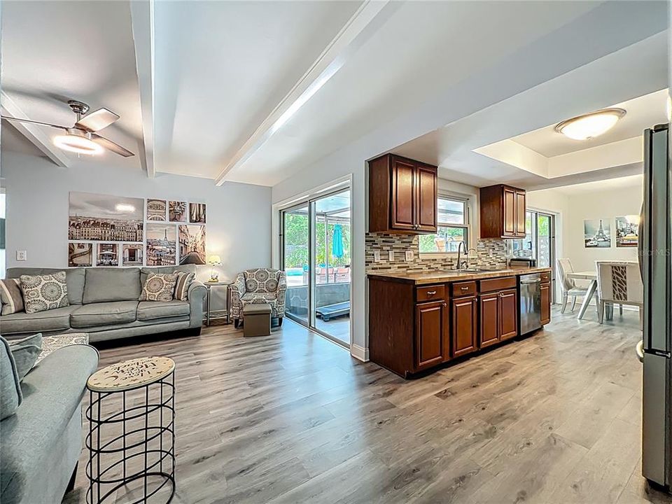 待售: $409,000 (3 贝兹, 2 浴室, 1602 平方英尺)