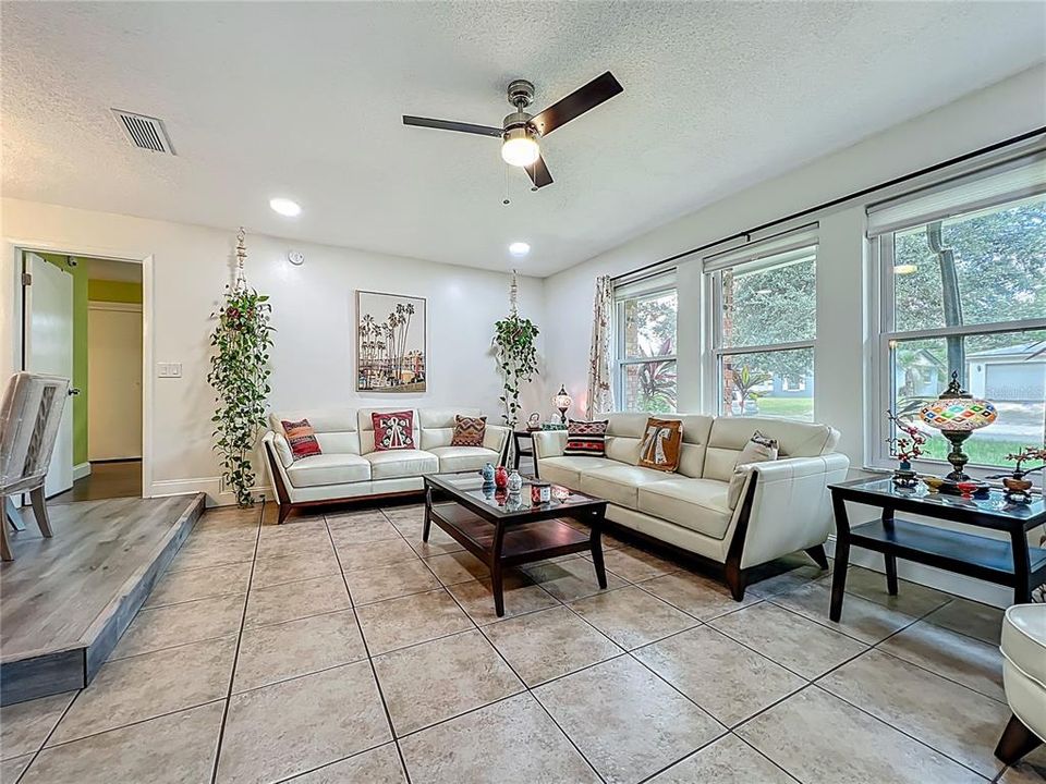 待售: $409,000 (3 贝兹, 2 浴室, 1602 平方英尺)