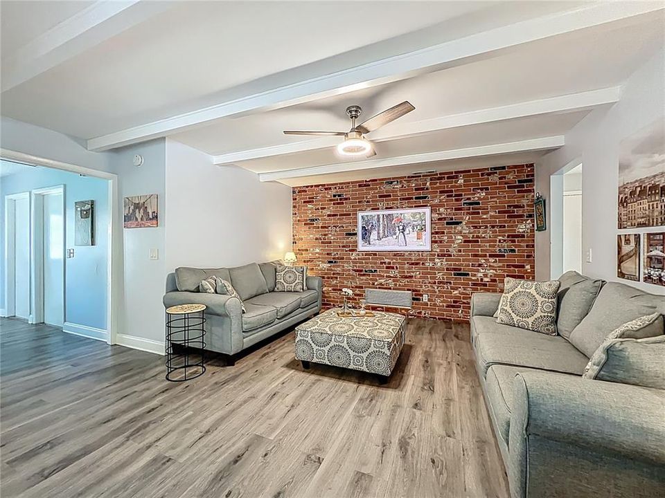 待售: $409,000 (3 贝兹, 2 浴室, 1602 平方英尺)