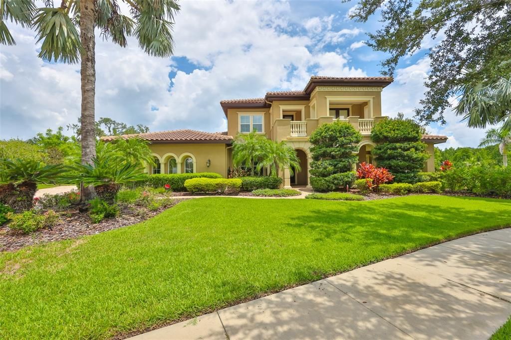 最近售出: $1,800,000 (5 贝兹, 5 浴室, 5151 平方英尺)