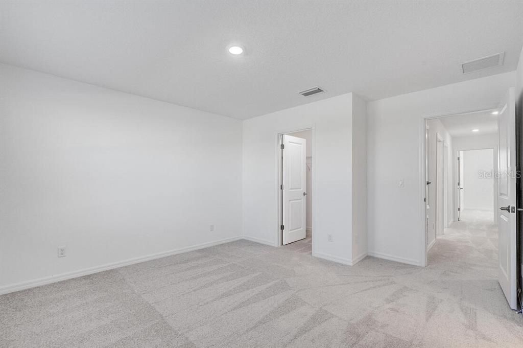 Под контрактом: $2,250 (3 спален, 2 ванн, 1373 Квадратных фут)