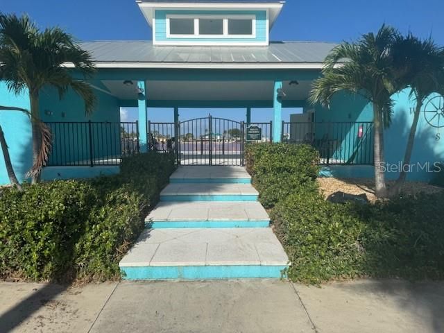 待售: $400,000 (0.30 acres)