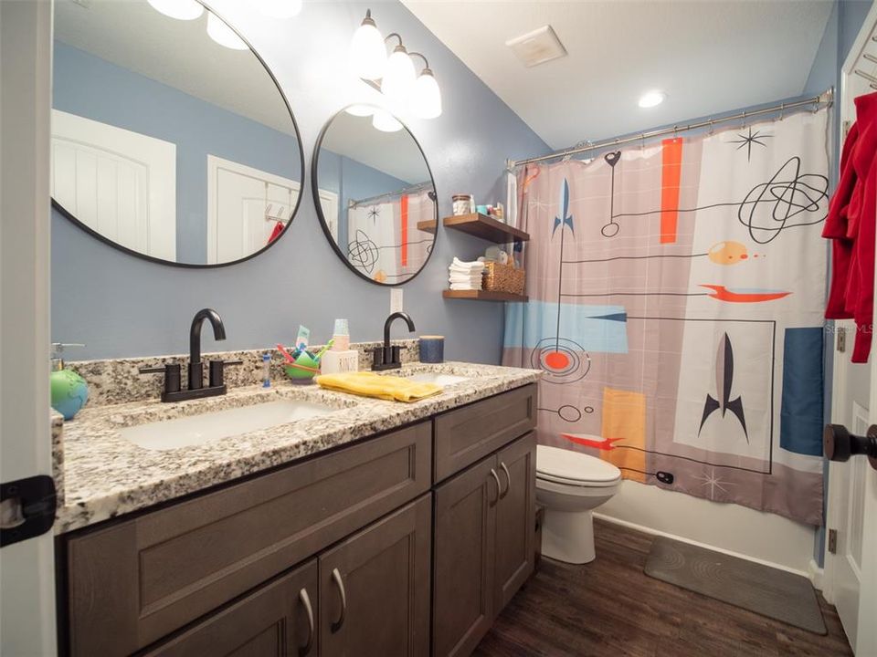 На продажу: $385,000 (3 спален, 2 ванн, 1494 Квадратных фут)