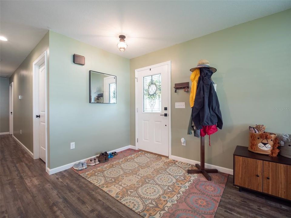 На продажу: $385,000 (3 спален, 2 ванн, 1494 Квадратных фут)