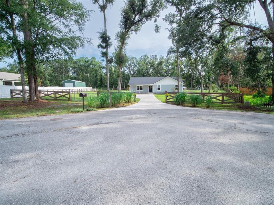 На продажу: $385,000 (3 спален, 2 ванн, 1494 Квадратных фут)