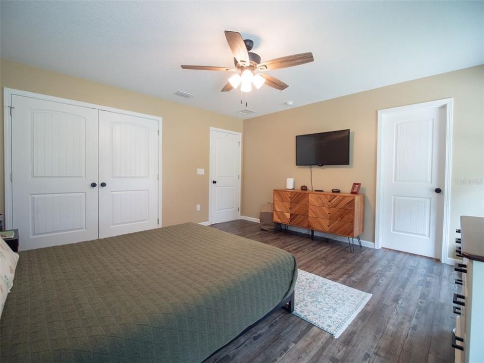 На продажу: $385,000 (3 спален, 2 ванн, 1494 Квадратных фут)