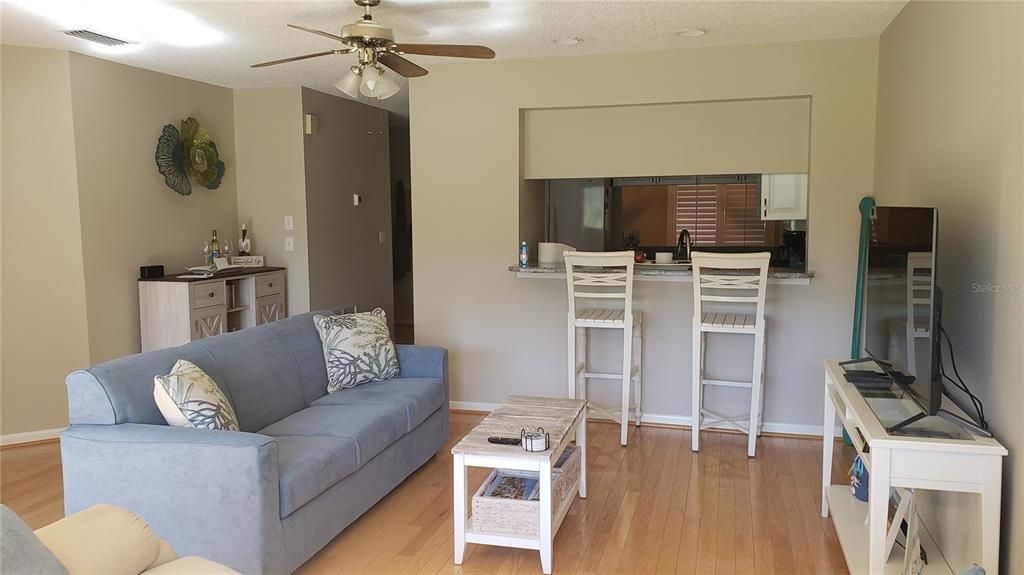 For Rent: $3,500 (2 beds, 2 baths, 1012 Square Feet)