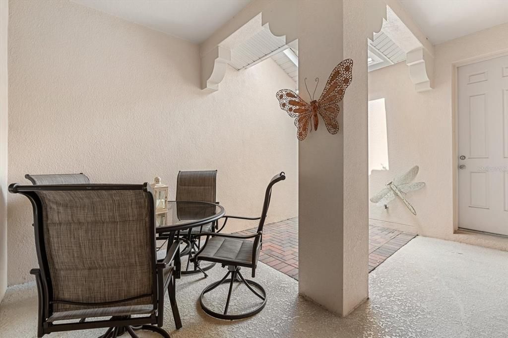 Active With Contract: $325,000 (3 beds, 2 baths, 1956 Square Feet)