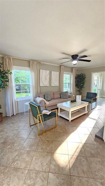 For Sale: $372,000 (3 beds, 2 baths, 1425 Square Feet)