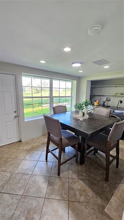 For Sale: $372,000 (3 beds, 2 baths, 1425 Square Feet)