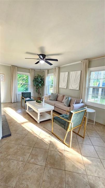 For Sale: $372,000 (3 beds, 2 baths, 1425 Square Feet)