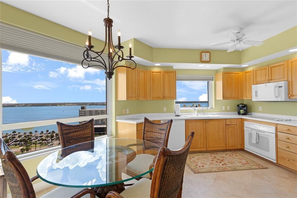 В аренду: $8,000 (2 спален, 2 ванн, 1952 Квадратных фут)