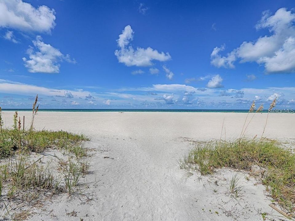 В аренду: $8,000 (2 спален, 2 ванн, 1952 Квадратных фут)