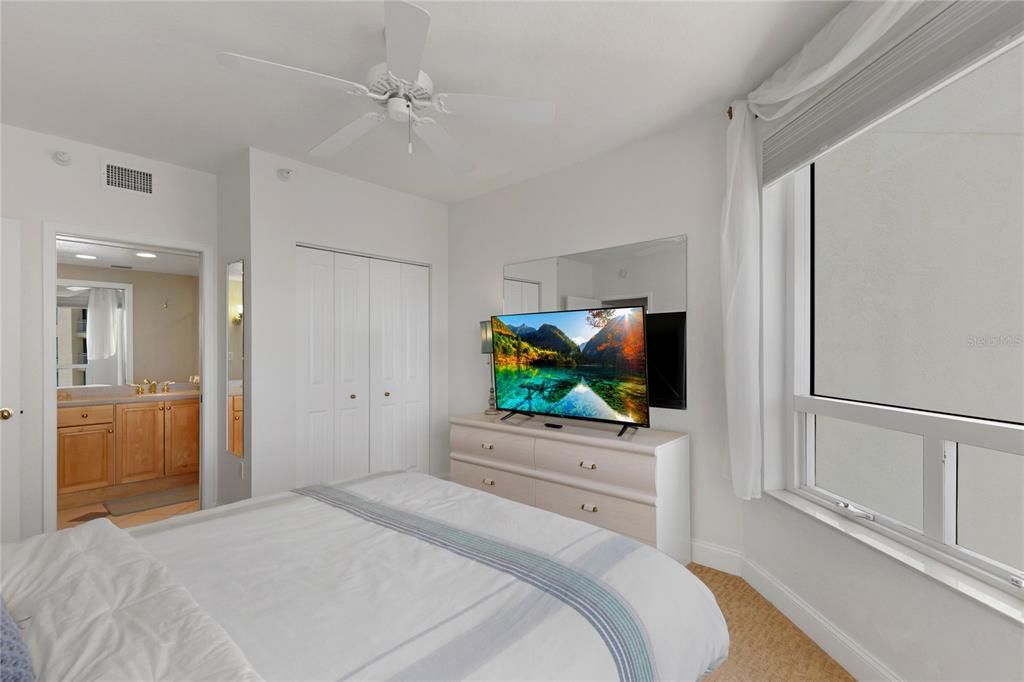 В аренду: $8,000 (2 спален, 2 ванн, 1952 Квадратных фут)