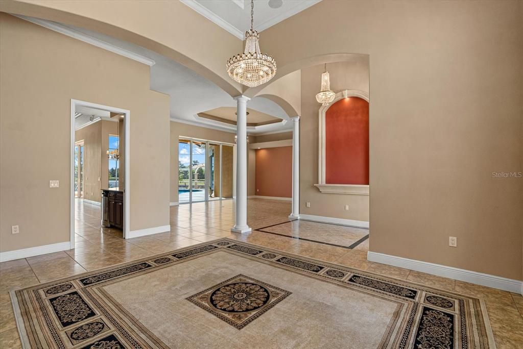 Под контрактом: $1,150,000 (3 спален, 3 ванн, 3828 Квадратных фут)