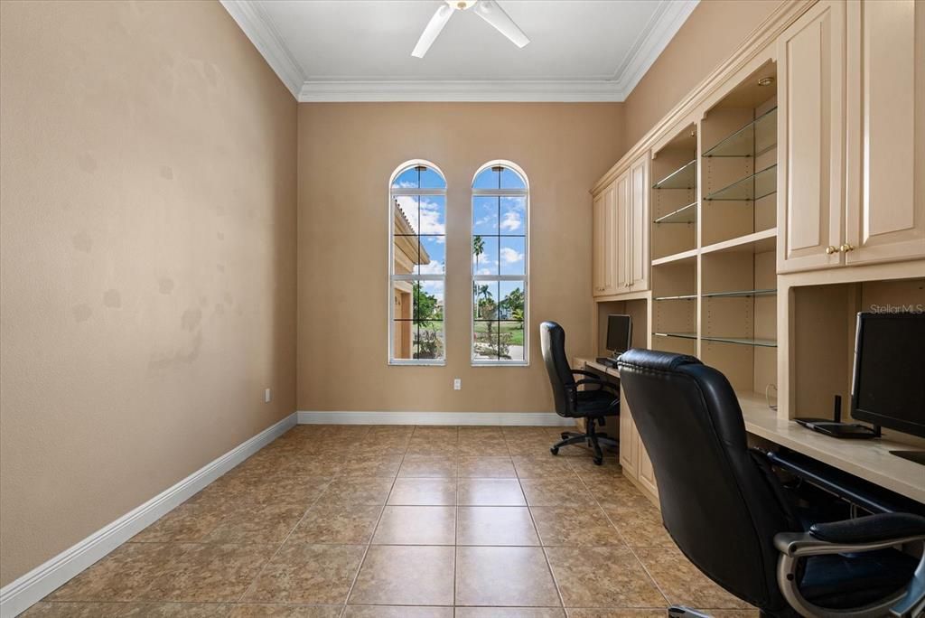 Под контрактом: $1,150,000 (3 спален, 3 ванн, 3828 Квадратных фут)