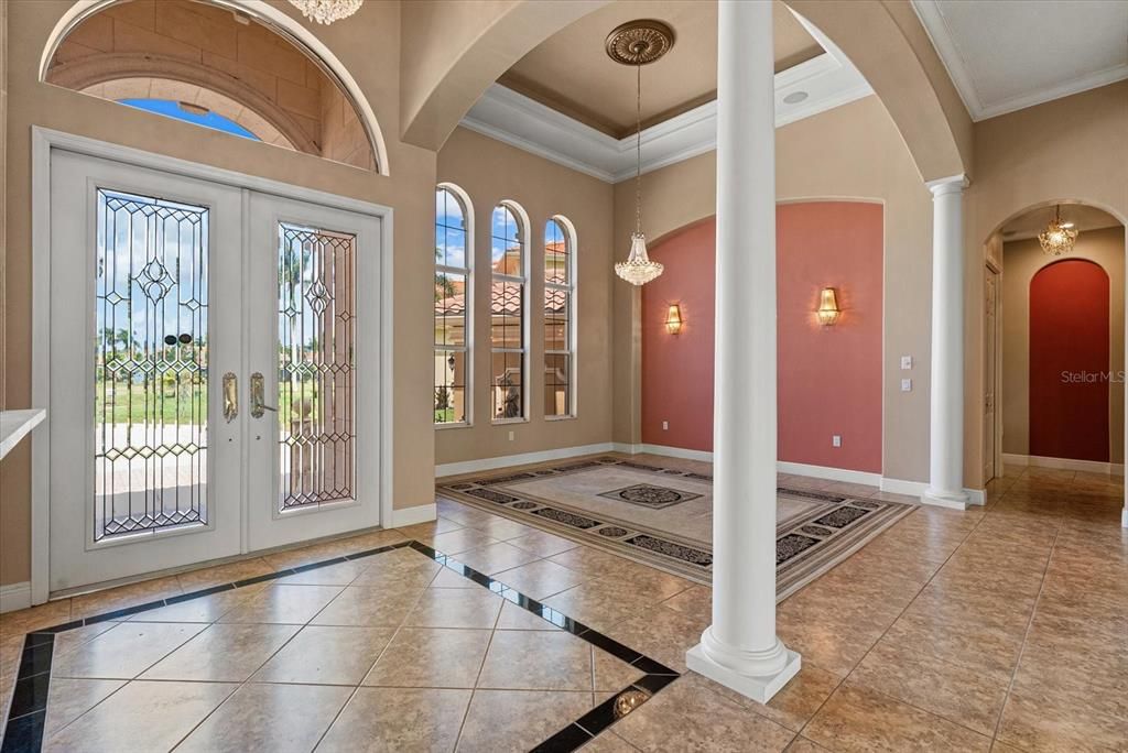 Под контрактом: $1,150,000 (3 спален, 3 ванн, 3828 Квадратных фут)