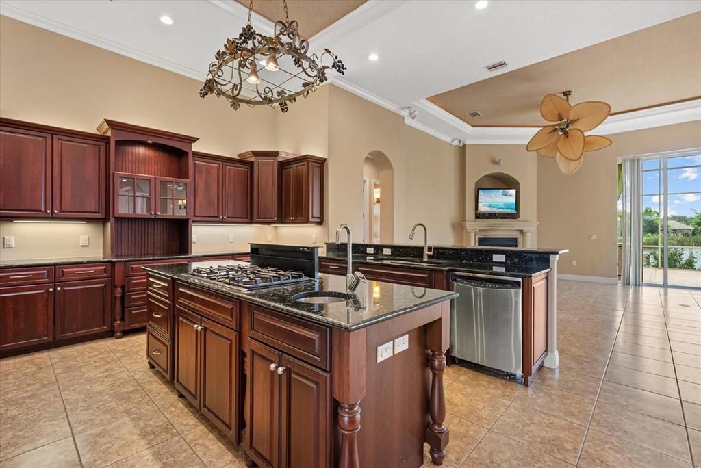 Под контрактом: $1,150,000 (3 спален, 3 ванн, 3828 Квадратных фут)