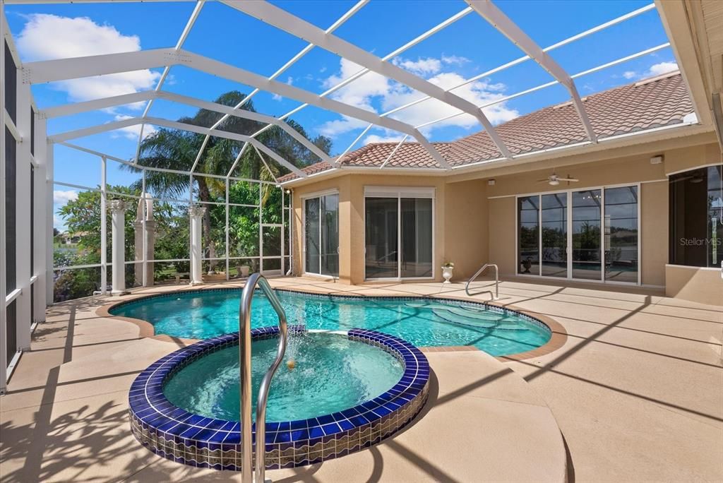 Под контрактом: $1,150,000 (3 спален, 3 ванн, 3828 Квадратных фут)