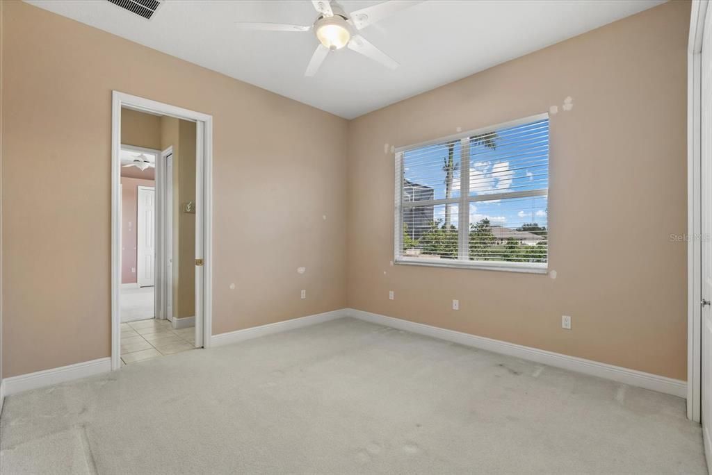 Под контрактом: $1,150,000 (3 спален, 3 ванн, 3828 Квадратных фут)