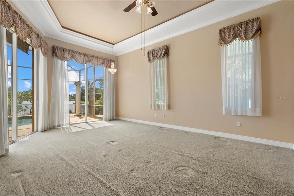 Под контрактом: $1,150,000 (3 спален, 3 ванн, 3828 Квадратных фут)