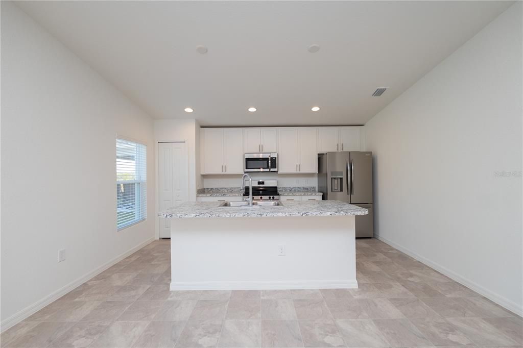Active With Contract: $306,480 (3 beds, 2 baths, 1447 Square Feet)