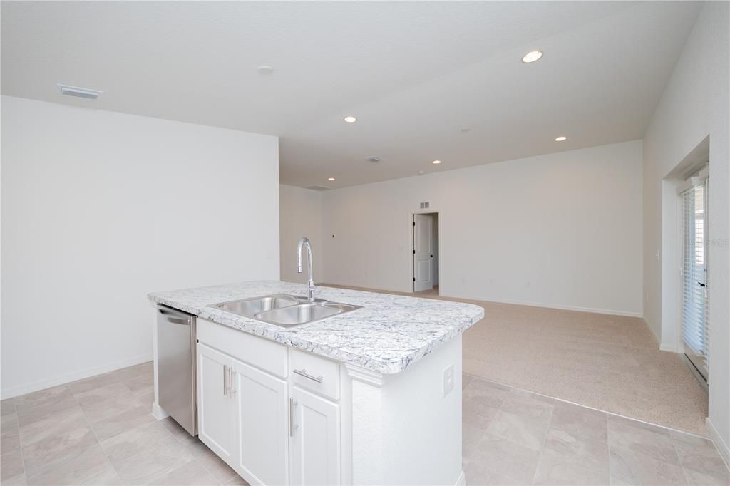 Active With Contract: $306,480 (3 beds, 2 baths, 1447 Square Feet)