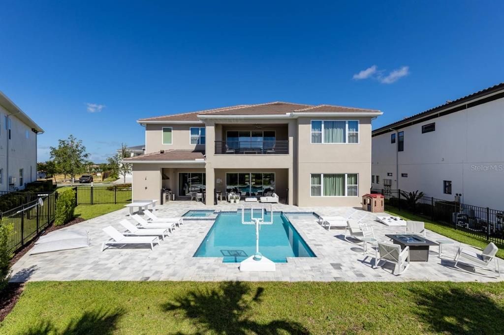 For Sale: $2,795,000 (7 beds, 7 baths, 5944 Square Feet)