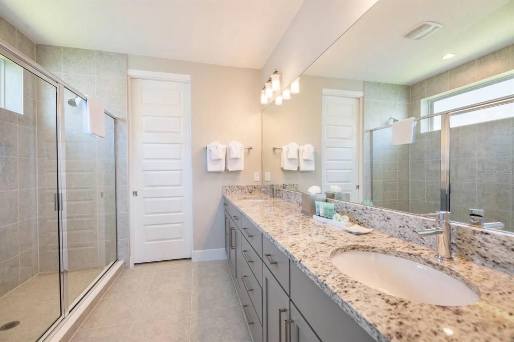 For Sale: $2,795,000 (7 beds, 7 baths, 5944 Square Feet)