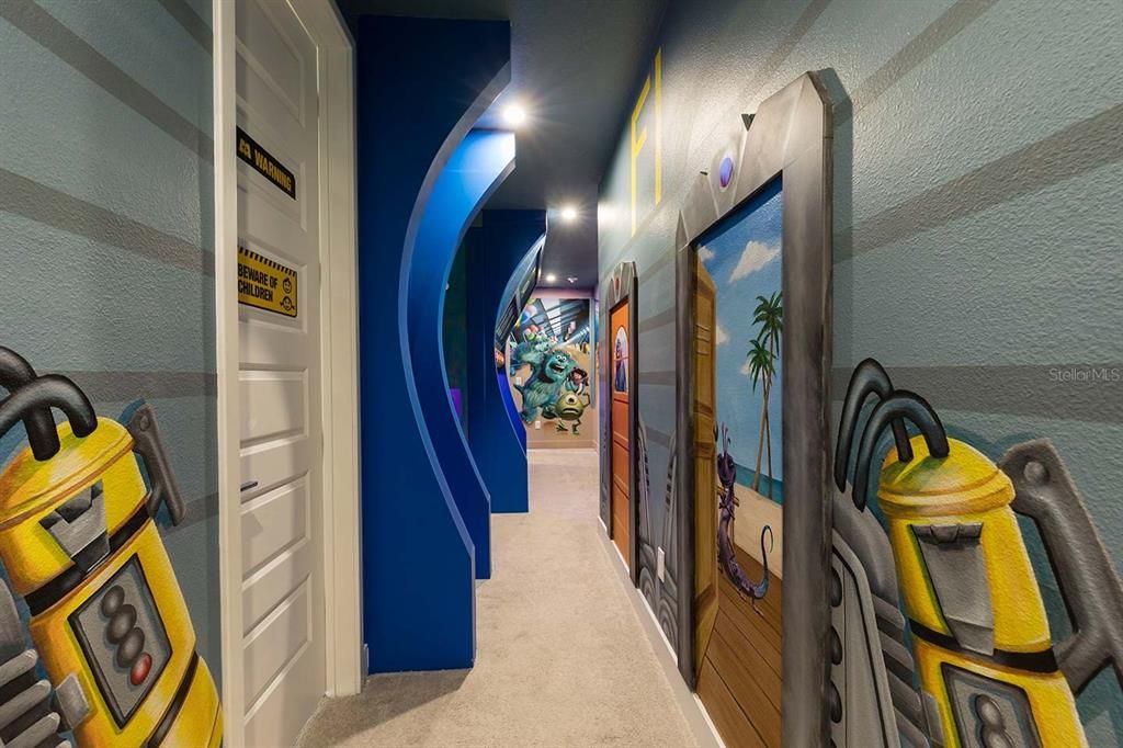 For Sale: $2,795,000 (7 beds, 7 baths, 5944 Square Feet)