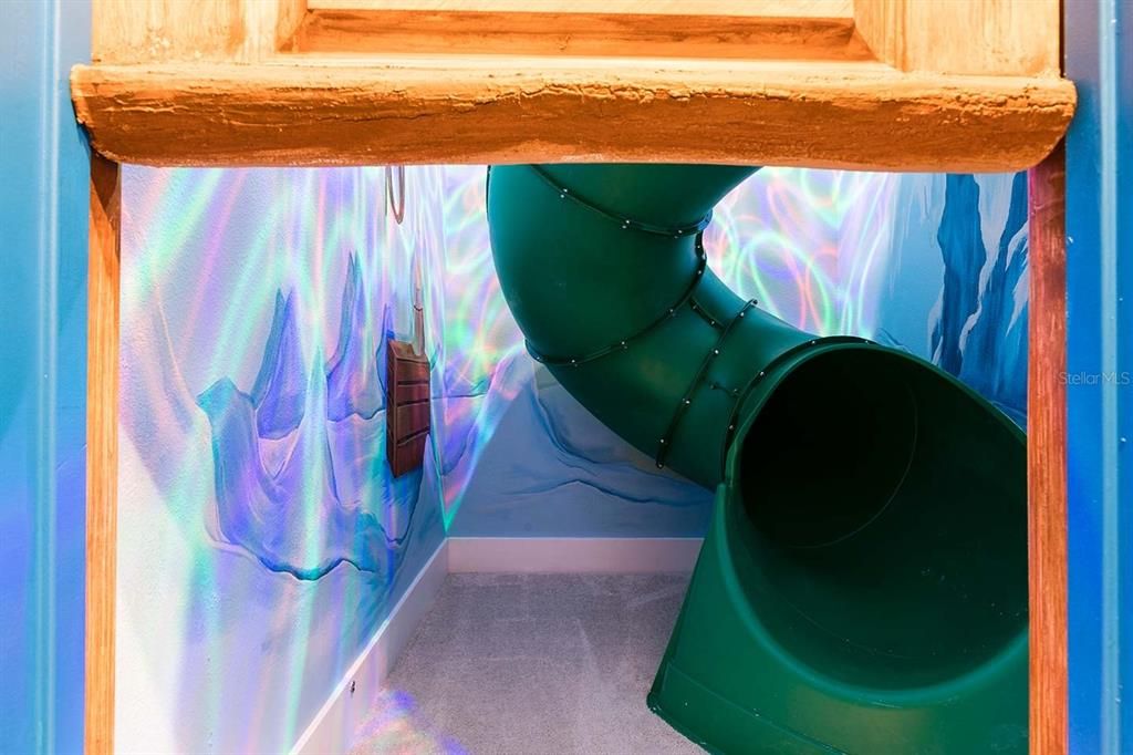 For Sale: $2,795,000 (7 beds, 7 baths, 5944 Square Feet)