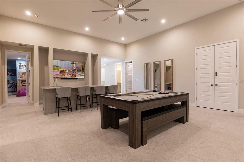 For Sale: $2,795,000 (7 beds, 7 baths, 5944 Square Feet)