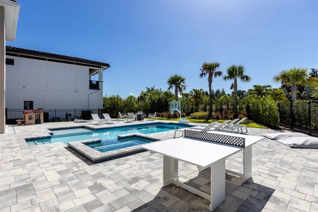 For Sale: $2,795,000 (7 beds, 7 baths, 5944 Square Feet)