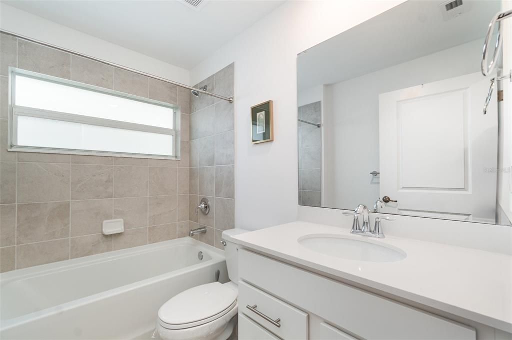 В аренду: $2,300 (2 спален, 2 ванн, 1569 Квадратных фут)