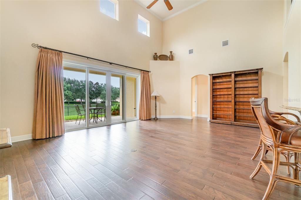 En Venta: $925,000 (4 camas, 3 baños, 3451 Pies cuadrados)