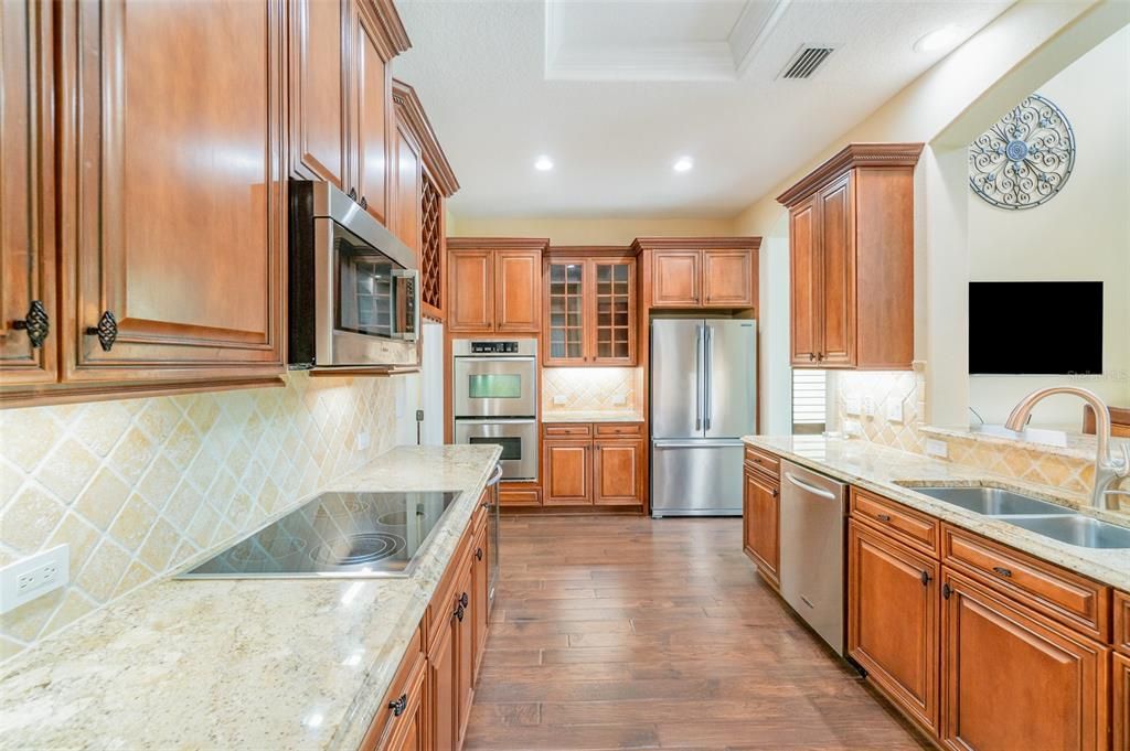 En Venta: $925,000 (4 camas, 3 baños, 3451 Pies cuadrados)