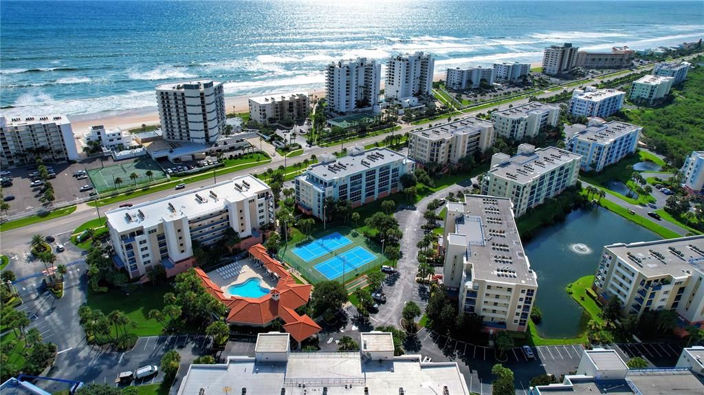 Под контрактом: $380,000 (3 спален, 2 ванн, 1601 Квадратных фут)