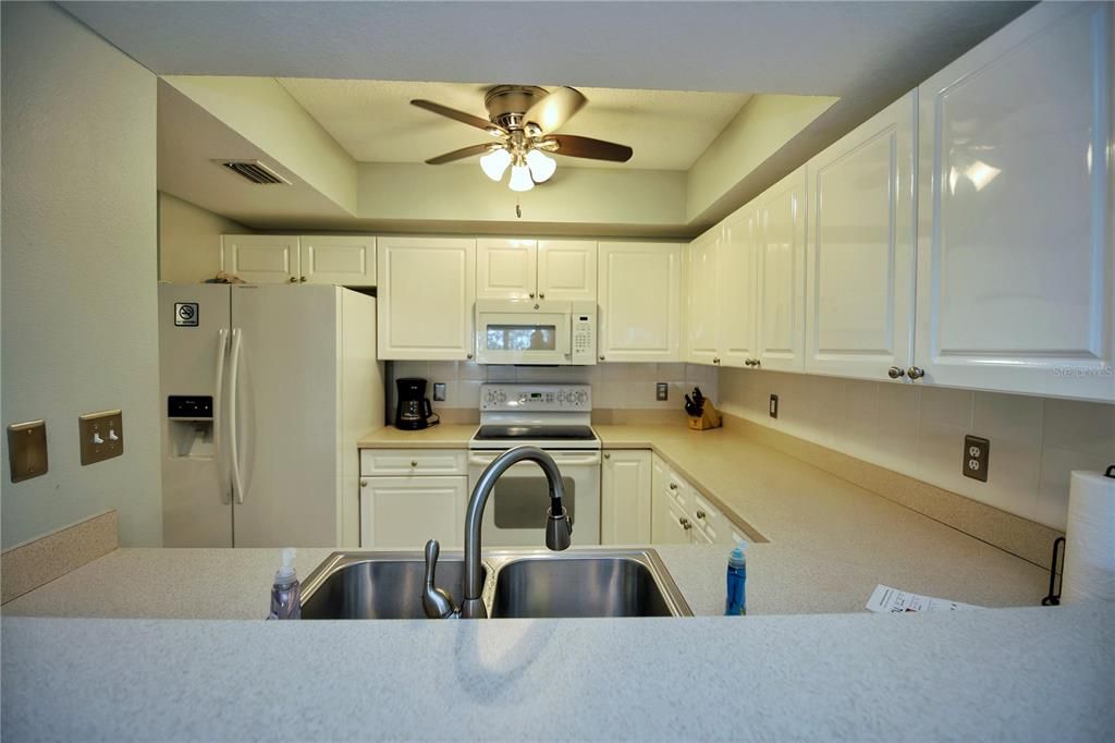 Под контрактом: $380,000 (3 спален, 2 ванн, 1601 Квадратных фут)