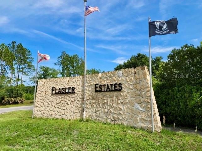 合同活跃: $349,900 (4 贝兹, 2 浴室, 1876 平方英尺)