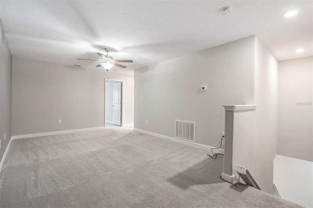 Activo con contrato: $400,000 (3 camas, 2 baños, 2303 Pies cuadrados)