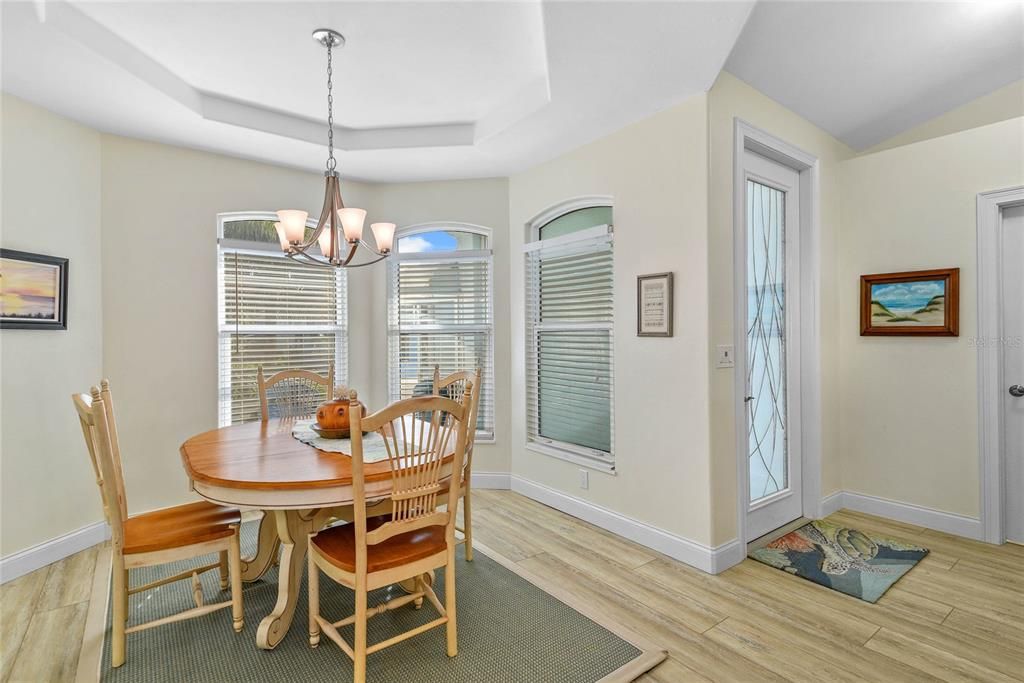 En Venta: $824,900 (3 camas, 2 baños, 2088 Pies cuadrados)