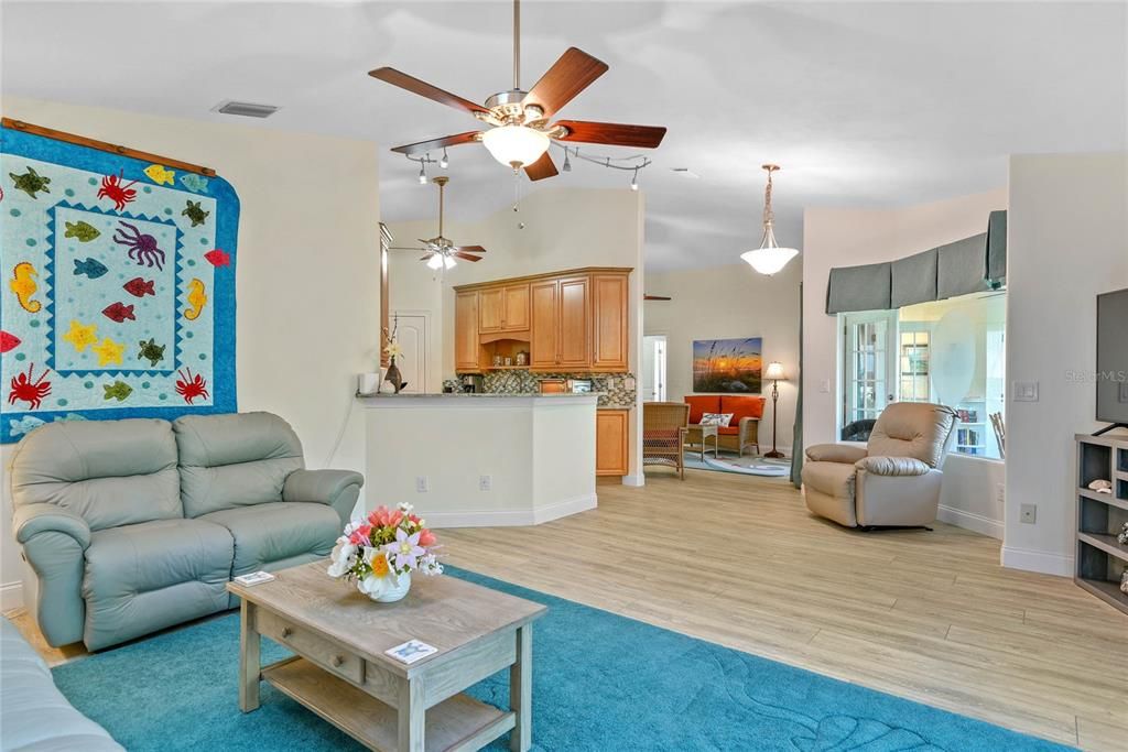 En Venta: $824,900 (3 camas, 2 baños, 2088 Pies cuadrados)