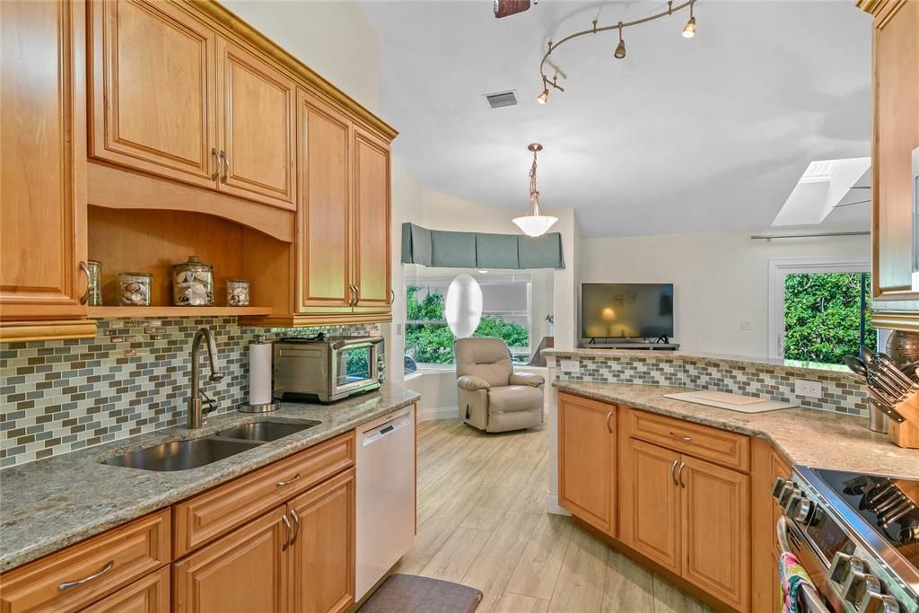 En Venta: $824,900 (3 camas, 2 baños, 2088 Pies cuadrados)