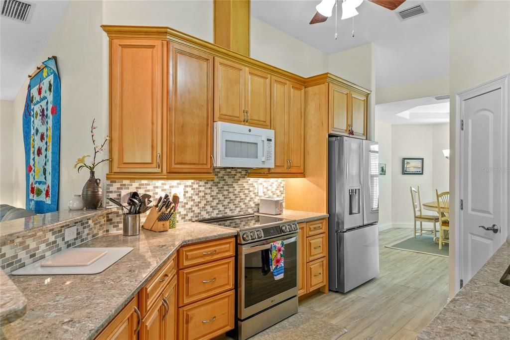 En Venta: $824,900 (3 camas, 2 baños, 2088 Pies cuadrados)