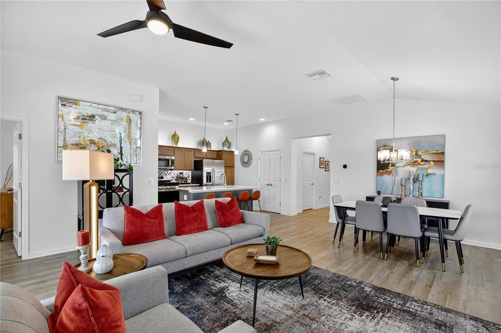 На продажу: $369,900 (3 спален, 2 ванн, 1512 Квадратных фут)