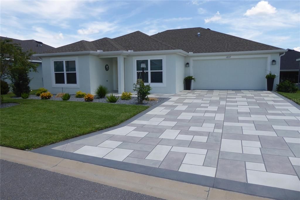 На продажу: $369,900 (3 спален, 2 ванн, 1512 Квадратных фут)