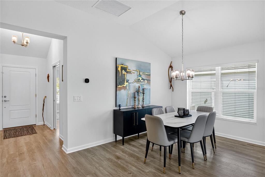 На продажу: $369,900 (3 спален, 2 ванн, 1512 Квадратных фут)